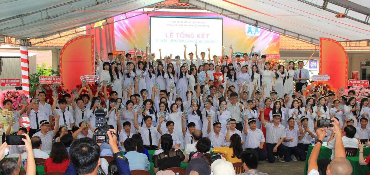 LỄ TỔNG KẾT- TRI ÂN VÀ TRƯỞNG THÀNH CỦA HỌC SINH KHỐI 12 CỦA TRƯỜNG PHỔ THÔNG HERMANN GMEINER BẾN TRE